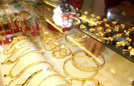 Điều kiện kinh doanh buôn bán tiệm vàng được pháp luật quy định như thế nào? 